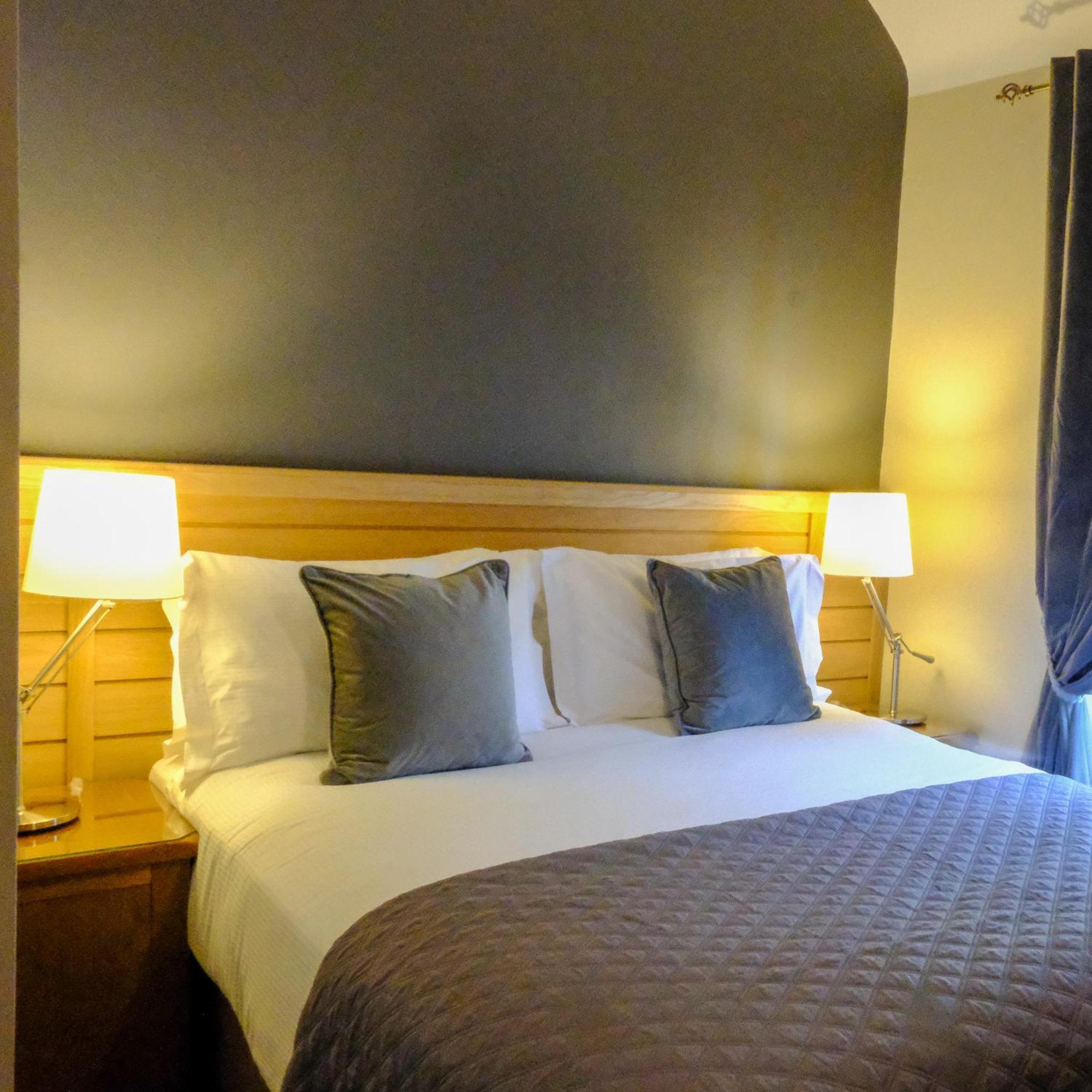 Glen Mhor At Uile-bheist 'brewstillery' 4*